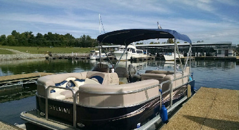 25' pontoon boat